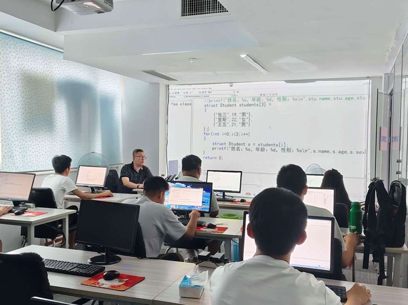 如何选择合适的IT培训班——一份实用选购指南